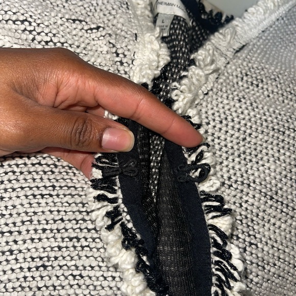 Neiman Marcus Light Jacket - Picture 6 of 7